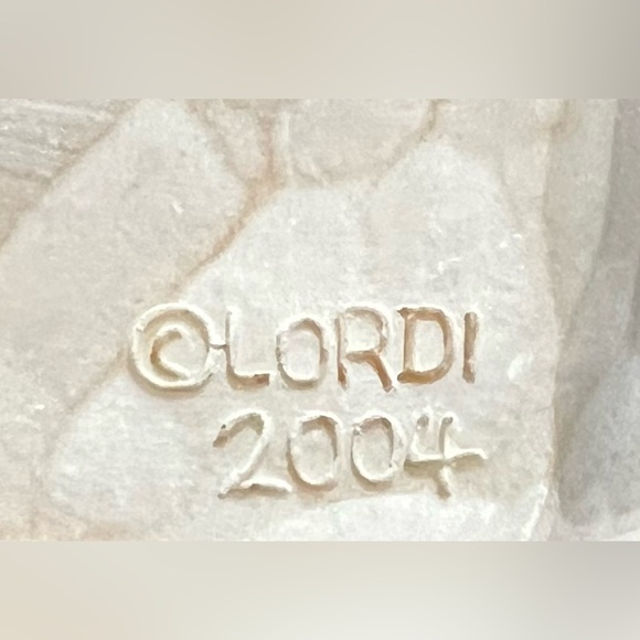 Willowtree Figurine: “Kept Forever In The Heart” - Picture 6 of 10